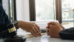 Foi Demitido? Quando Vale a Pena Procurar um Advogado Trabalhista